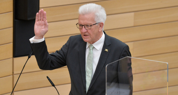Winfried Kretschmann legt am 12. Mai 2021 seinen Amtseid als Ministerpräsident ab. Foto: Landtag Baden-Württemberg